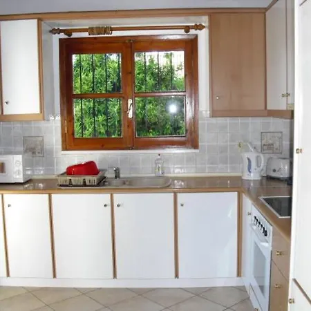 2 Bedrooms House With Sea View And Enclosed Garden At Politika