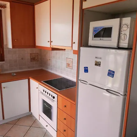 بيت للعطل 2 Bedrooms House With Sea View And Enclosed Garden At Politika