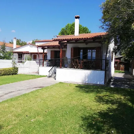 2 Bedrooms House With Sea View And Enclosed Garden At Politika Messapia