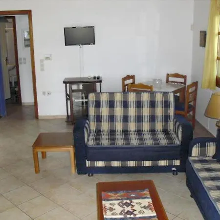 بيت للعطل 2 Bedrooms House With Sea View And Enclosed Garden At Politika Messapia