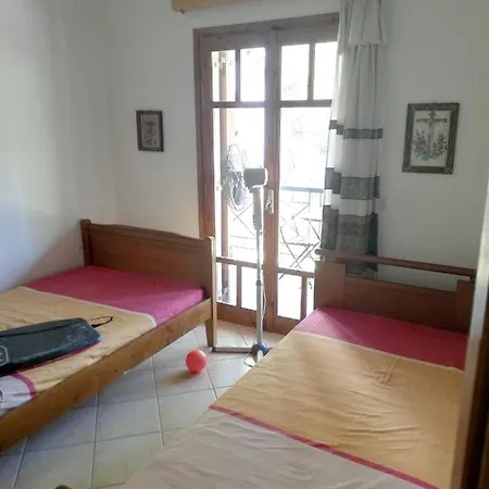 بيت للعطل 2 Bedrooms House With Sea View And Enclosed Garden At Politika