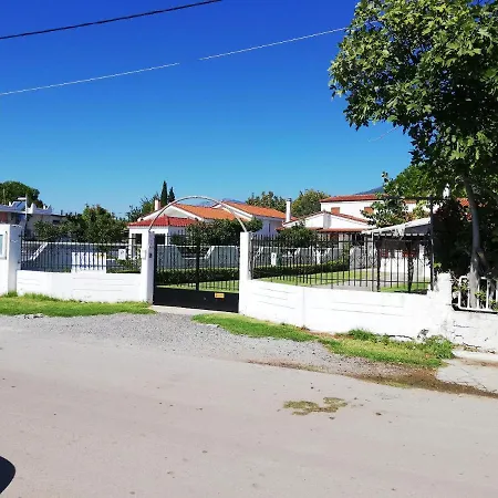 2 Bedrooms House With Sea View And Enclosed Garden At Politika * Messapia